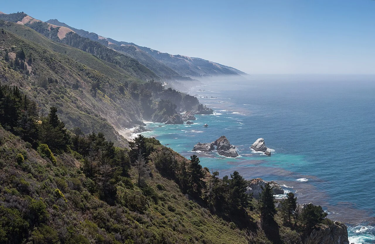 Cliffs and coves along the Big Sur coastline