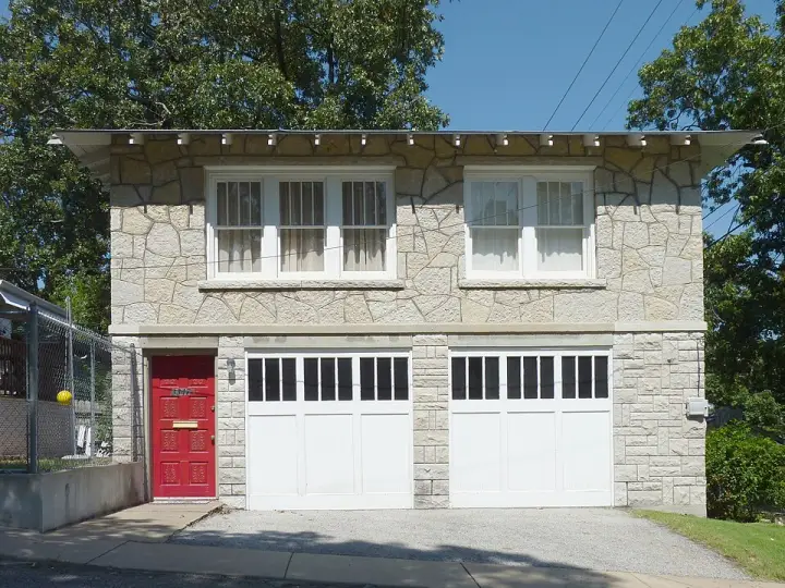 The 1927 garage apartment in south Joplin where Bonnie and Clyde hid out