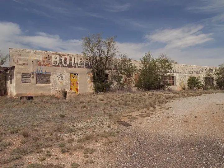 Bowlin's Old Crater Trading Post beside old Route 66 at Bluewater