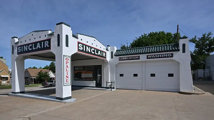 The Sinclair Service Station on East 11th Street in Tulsa